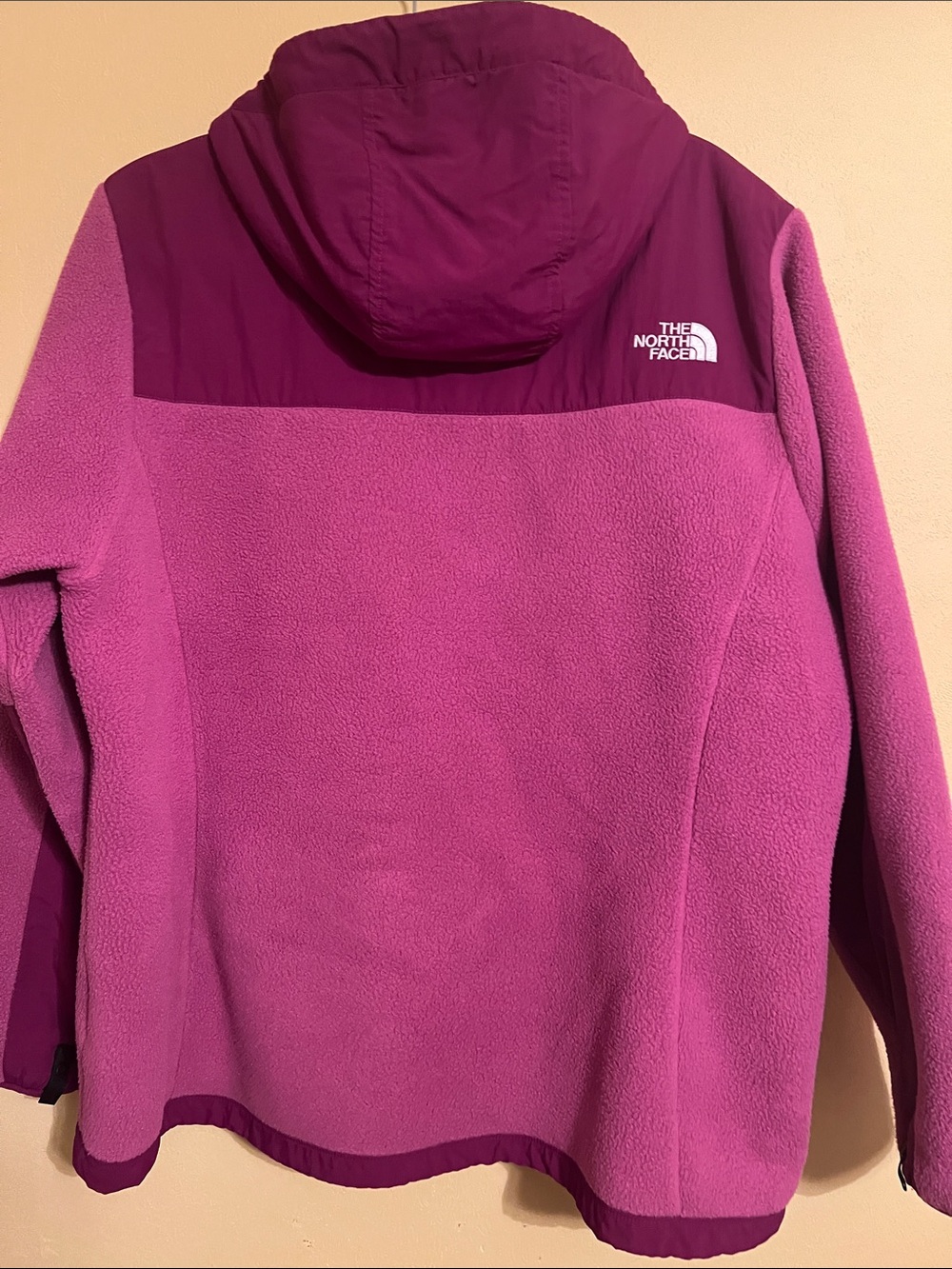The North Face Two-Tone Magenta/Pink Hooded Fleece Jacket - Picture 9 of 14